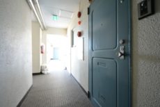 ハイライフ用賀 玄関