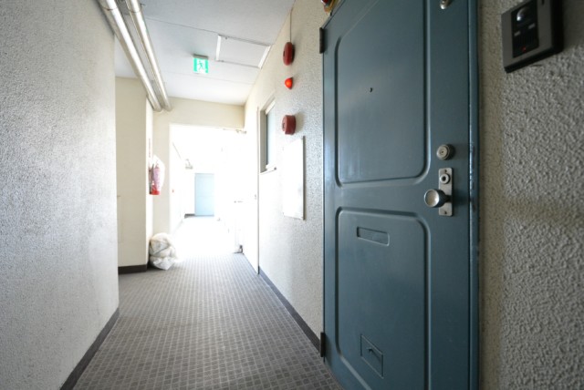 ハイライフ用賀 玄関