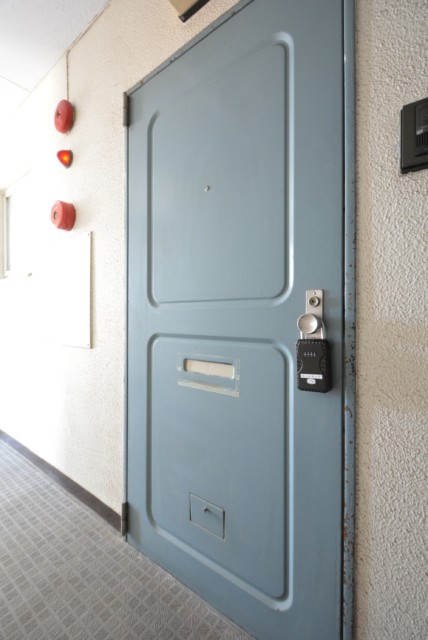 ハイライフ用賀 玄関