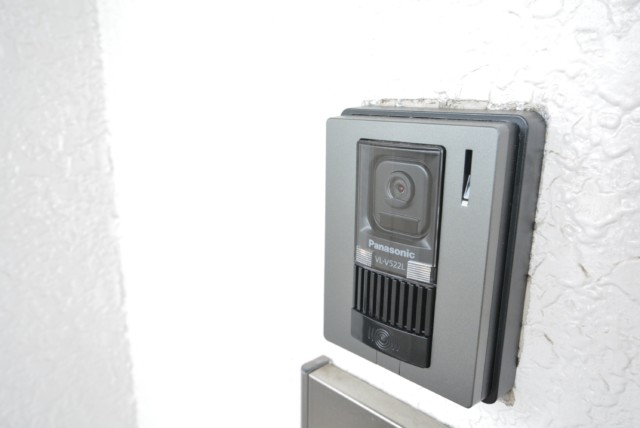 三田ナショナルコート 玄関