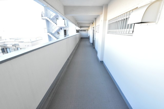 中央マンション 玄関