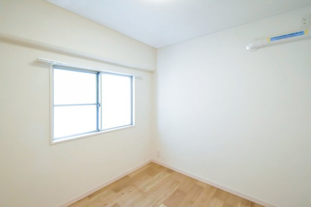 ニューハイム田町 洋室1