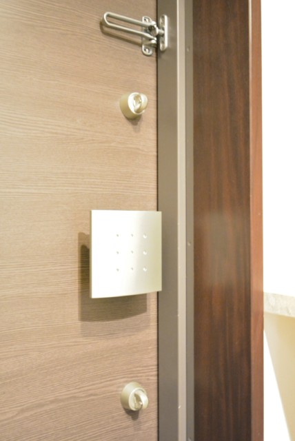 グランジュール明大前 玄関