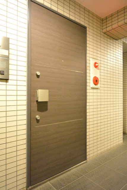 グランジュール明大前 玄関