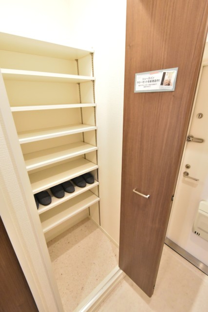 中央マンション 玄関