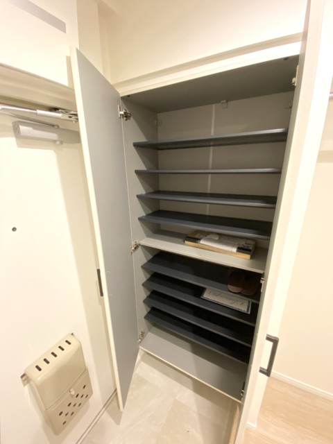 NK五反田コータース 玄関