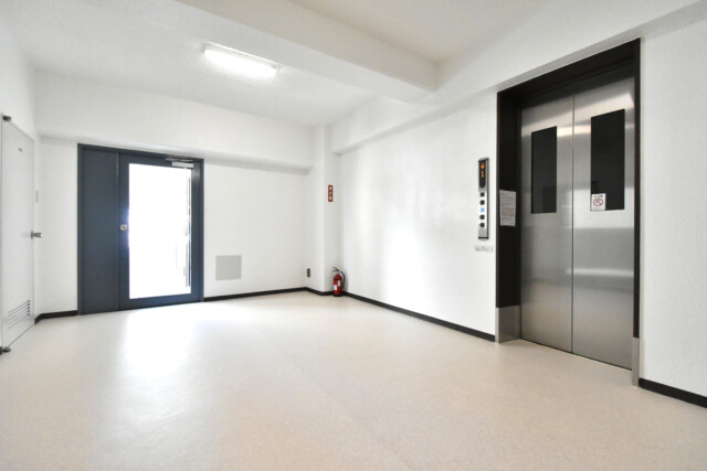 渋谷藤和コープ 玄関