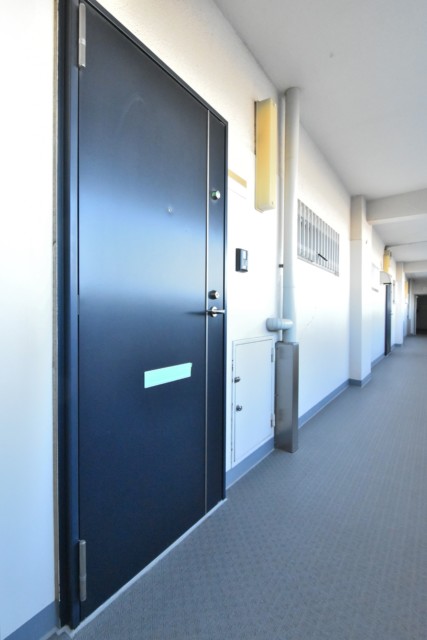 中央マンション 玄関