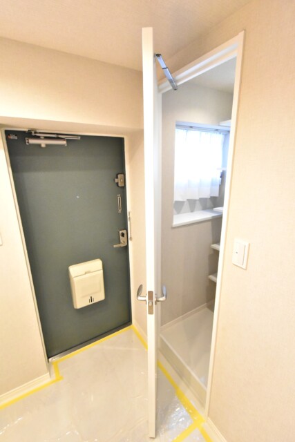 駒場ネオパレス 玄関