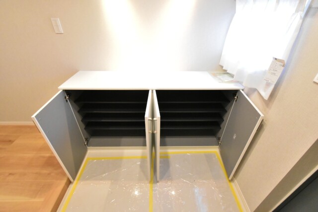 駒場ネオパレス 玄関