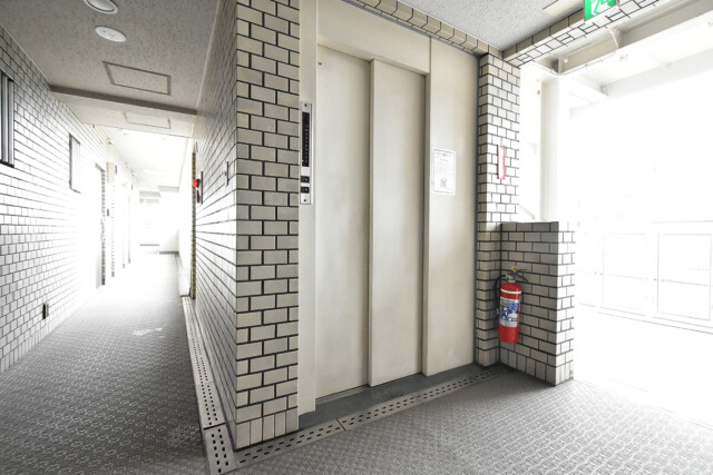 藤和三軒茶屋コープ 玄関