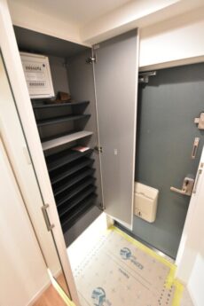 駒場ネオパレス 玄関 駒場ネオパレス 玄関