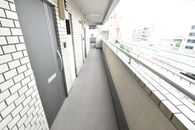 藤和三軒茶屋コープ 玄関