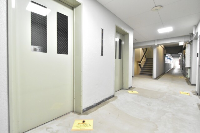 駒場ネオパレス 玄関 駒場ネオパレス 玄関