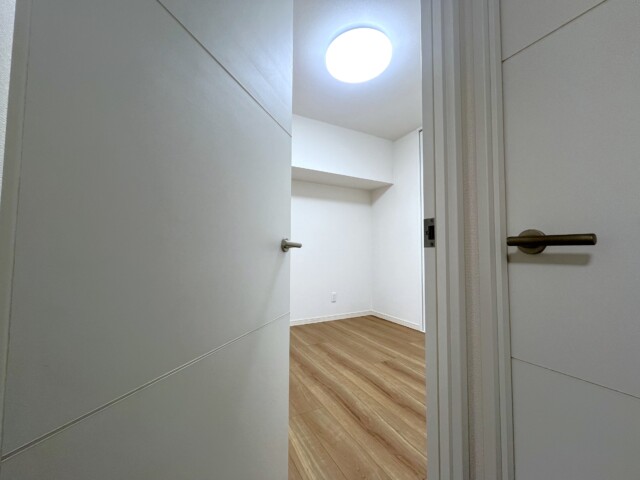 モナーク三軒茶屋 洋室1