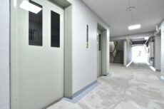 駒場ネオパレス 玄関 駒場ネオパレス 玄関