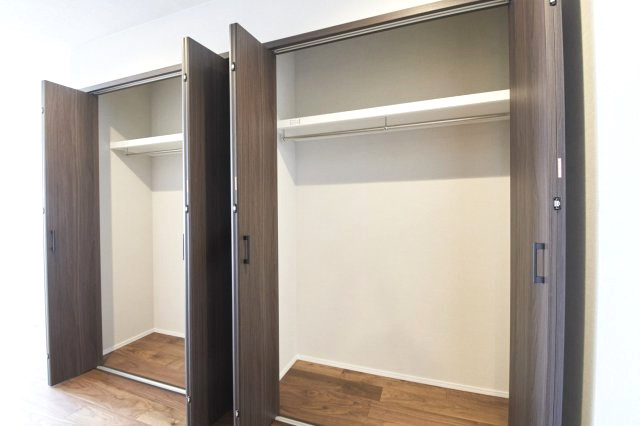 ラグナタワー 洋室2