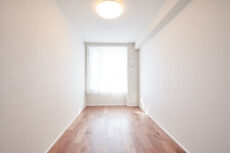 ラグナタワー 洋室2