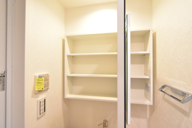 NK五反田コータース 洗面室