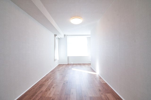 ラグナタワー 洋室2