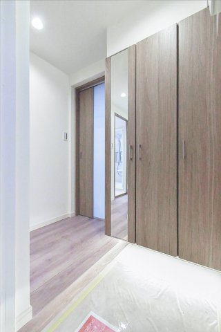 ストークマンション三田 玄関