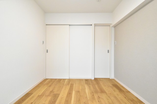 メガロン御殿山 洋室2