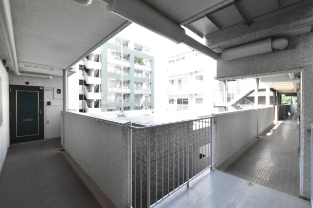 東建島津山南ハイツ 外廊下