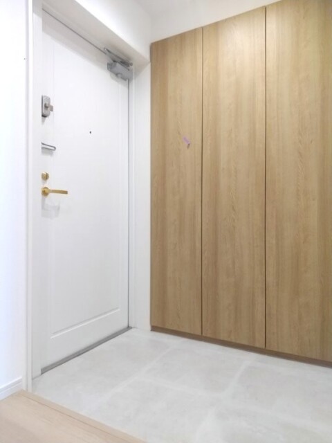 グランドシティ白山 玄関