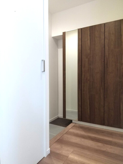 メガロン御殿山 玄関