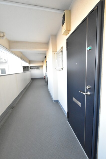 中央マンション 玄関