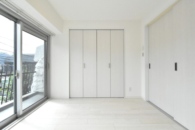 秀和第二南平台レジデンス 洋室