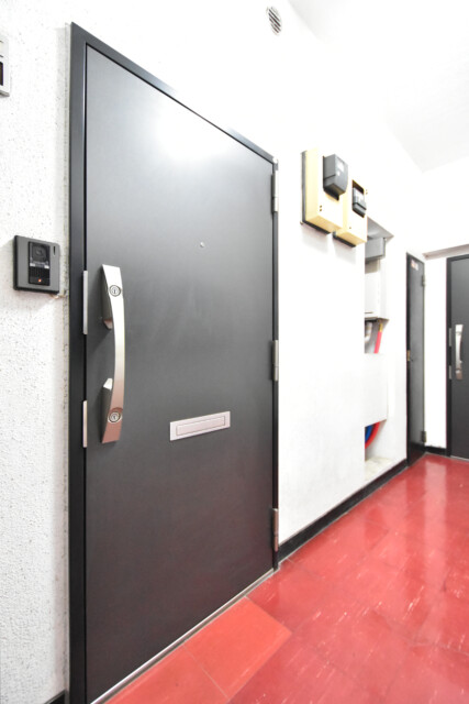 秀和第二南平台レジデンス 玄関