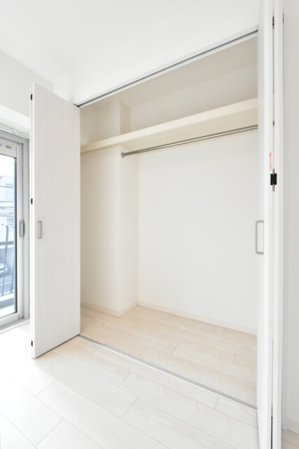 秀和第二南平台レジデンス 洋室