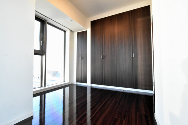 インプレストタワー芝浦エアレジデンス 洋室1収納