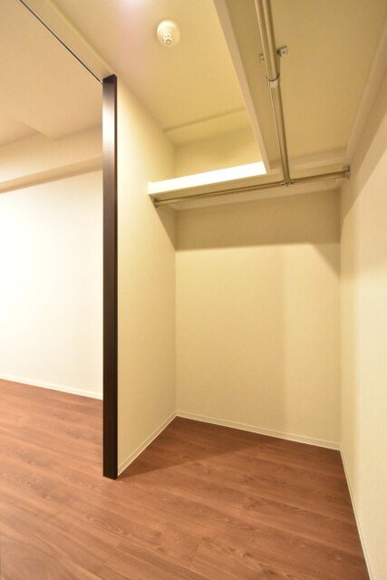 シティハウス神宮北参道 洋室2