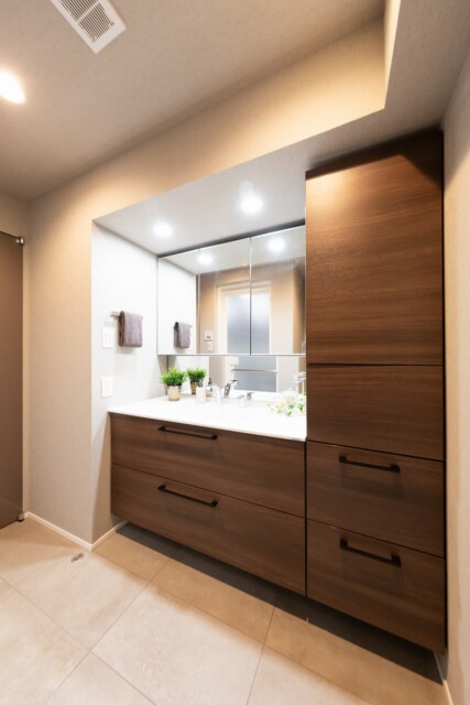 秀和高樹町レジデンス　洗面室