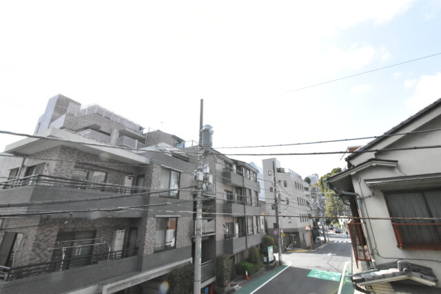 麻布狸穴ナショナルコート バルコニー