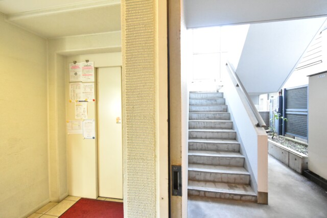 リシェ大井 エレベーター・階段