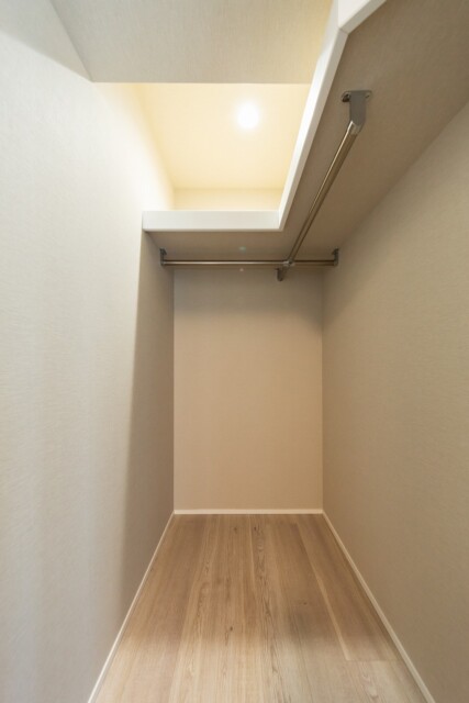 秀和高樹町レジデンス　洋室2クローゼット