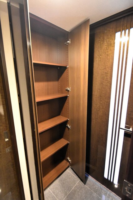 シティハウス神宮北参道 廊下収納