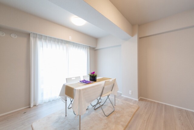 秀和高樹町レジデンス　洋室1