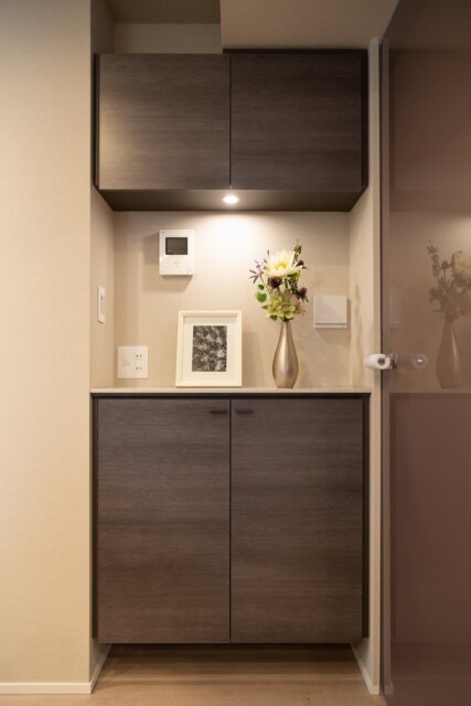 秀和高樹町レジデンス　電話台