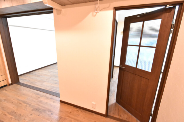 三田ナショナルコート 洋室2