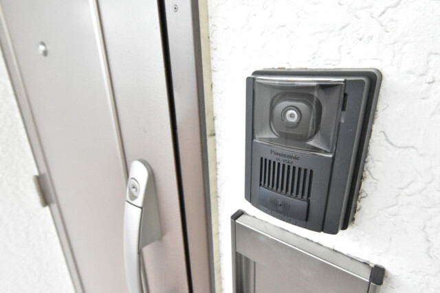 三田ナショナルコート 玄関