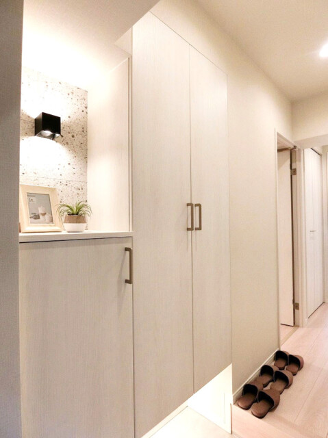 バロール代々木 玄関