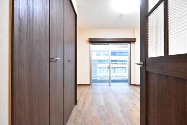 三田ナショナルコート 洋室2