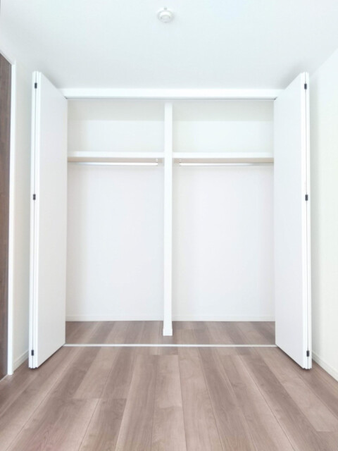 東山コーポラス 洋室（庭側）