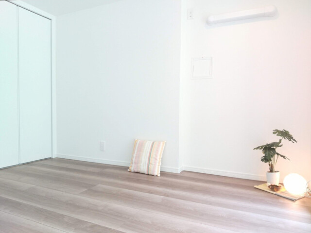 東山コーポラス 洋室（庭側）