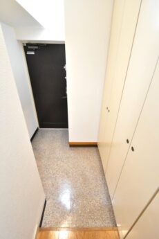 初穂マンションひがし京橋 玄関
