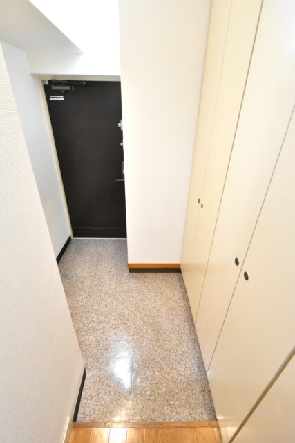 初穂マンションひがし京橋 玄関
